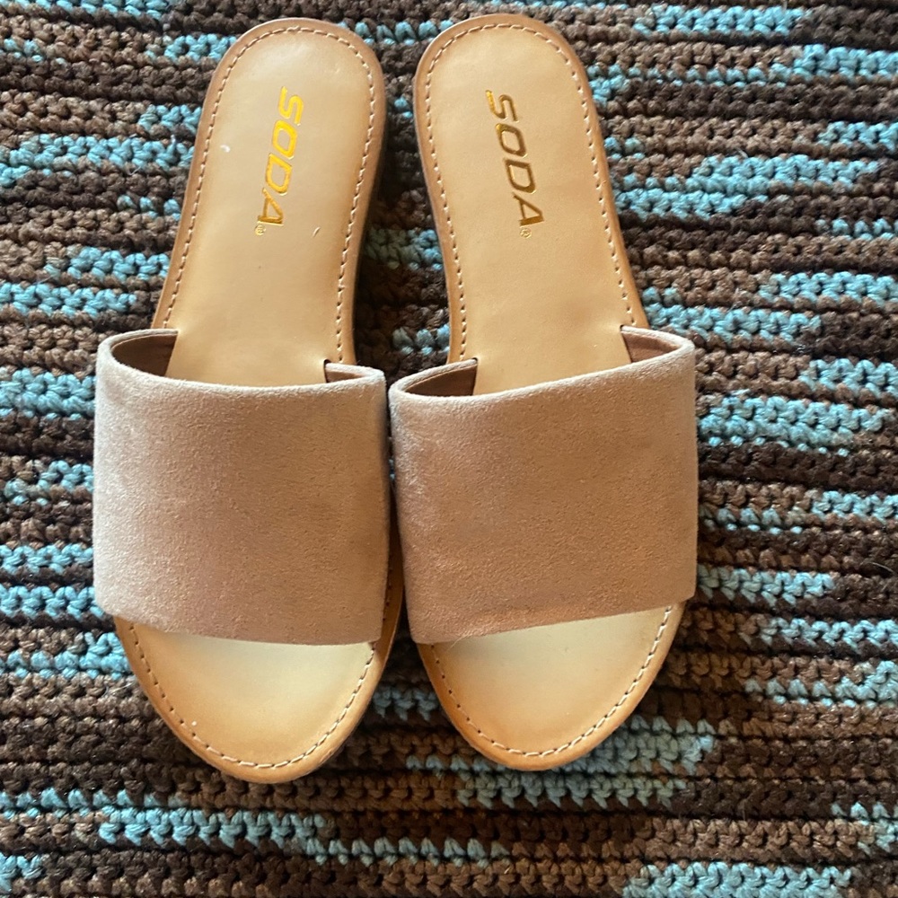 SODA Women's Casual Slip On Sandals size 5.5